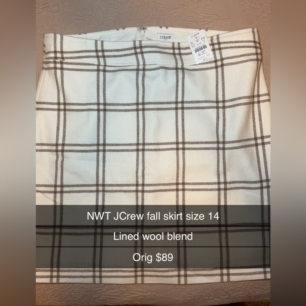 NWT JCrew fall skirt size 14
Lined wool blend
Orig $89